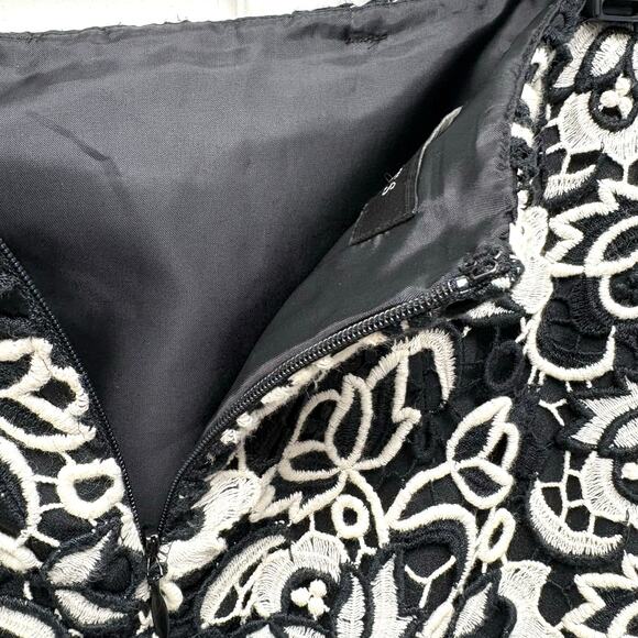 Talbots Lace Pencil Skirt, Black and White, Floral, Lined, Floral, Size 4 - Picture 4 of 8